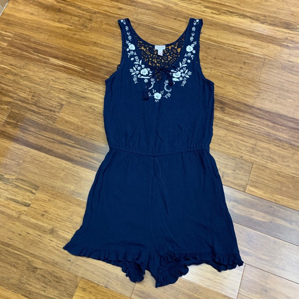 Cape‎ JUBY Womens Size XS Romper Blue White Floral Embroidered Sleeveless Ruffle